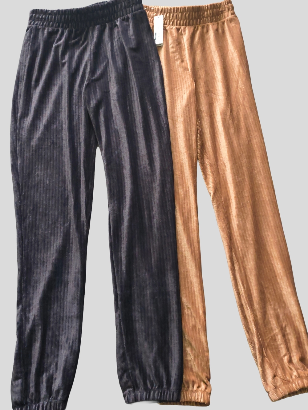 Women's Ribbed Pull-On Jogger Pants in Black and Tan